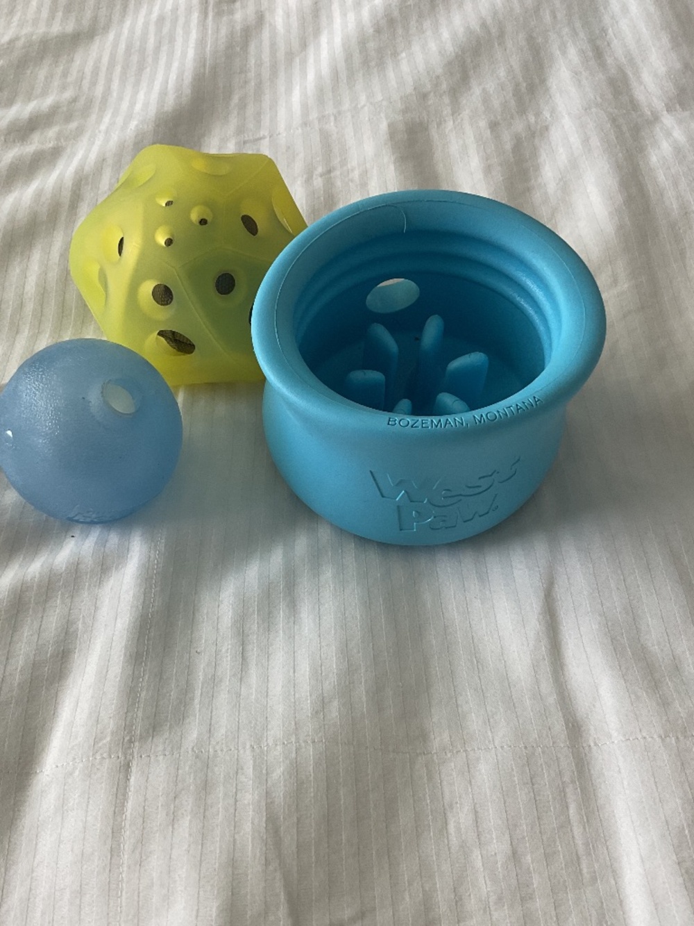 3 new dog toys Toppl, strobe ball and a crater ball